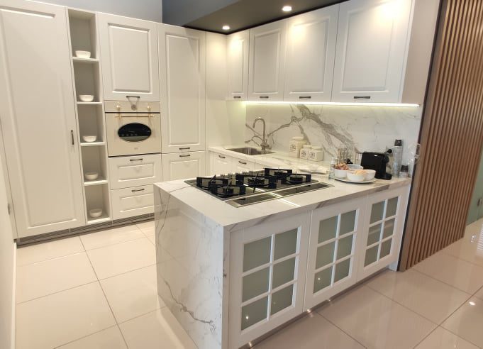 Small white kitchen